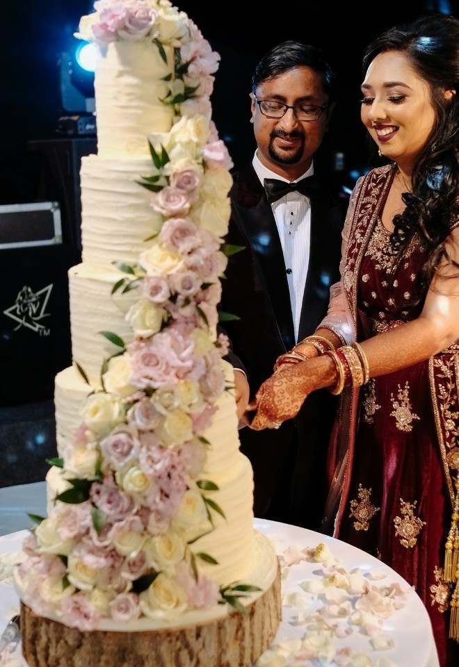 asian weddings, cutting the cake hungarian hall estate suffolk