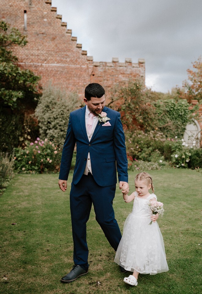 Preconise Daddy Daughter Moment, sometimes the bride isnt the centre of attention but when its your daughter who steals it who cares 