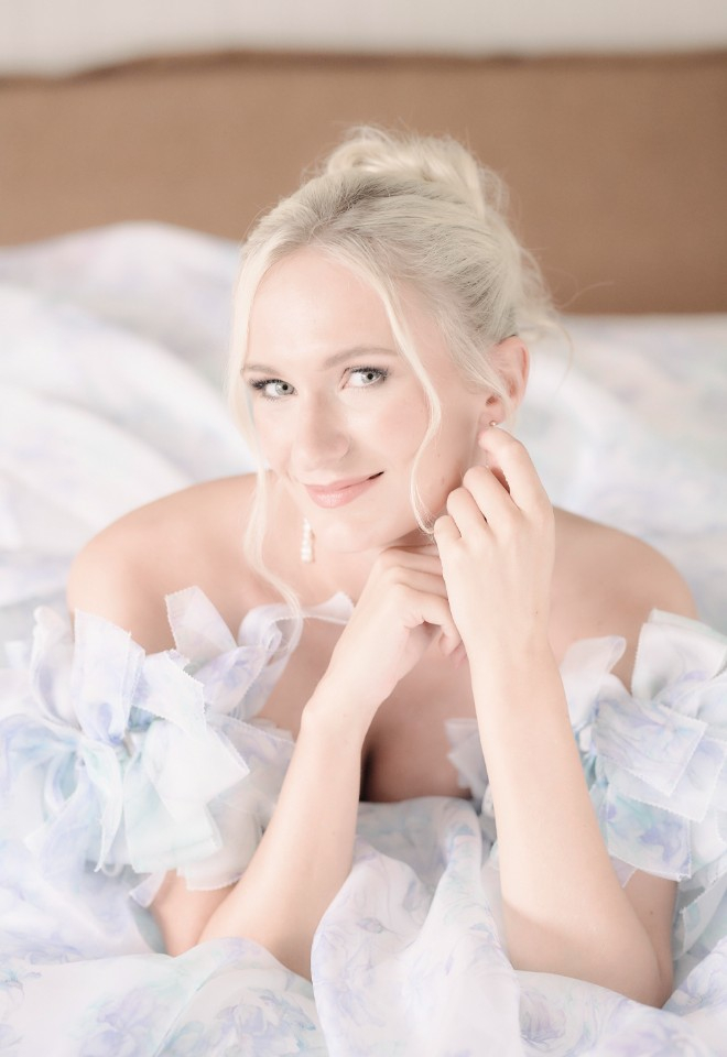 Hampton Manor wedding bride portrait by Stuart Wood