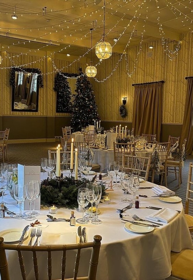 Cotswolds Christmas Wedding 