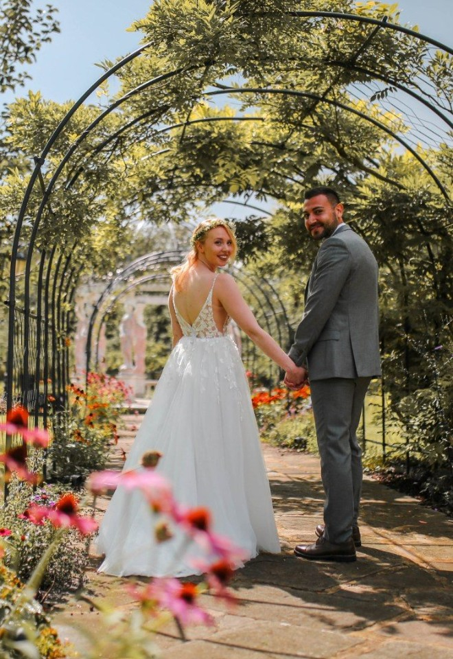 Summer weddings at Berwick Lodge in Bristol