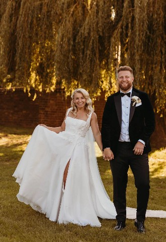 suzanneneville_elliesanderson_beaconsfield_luxury weddingdress_bride