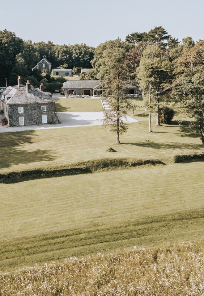 tredudwell Manor outdoor and barn wedding venue in Cornwall