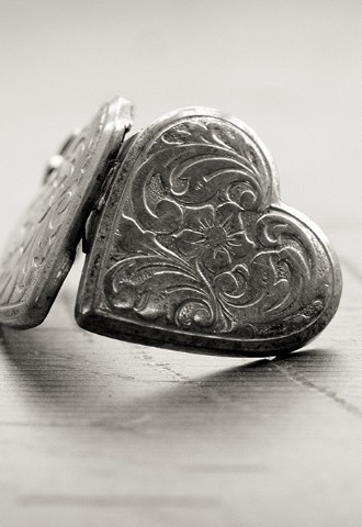 Heart-shaped pendant