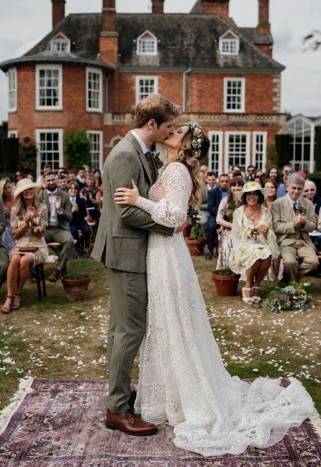 Outdoor wedding ceremony at Sutton Bonington Hall