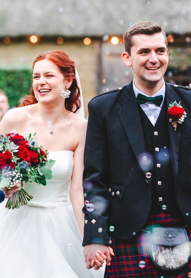bride and groom bubbles confetti