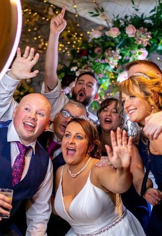 digital selfie pod hire for weddings Gloucestershire & Cotswolds