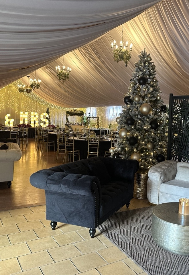 Winter Christmas wedding