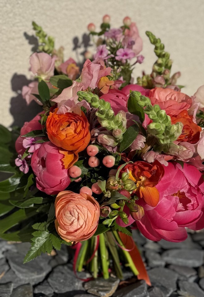 Bright summer bouquet 