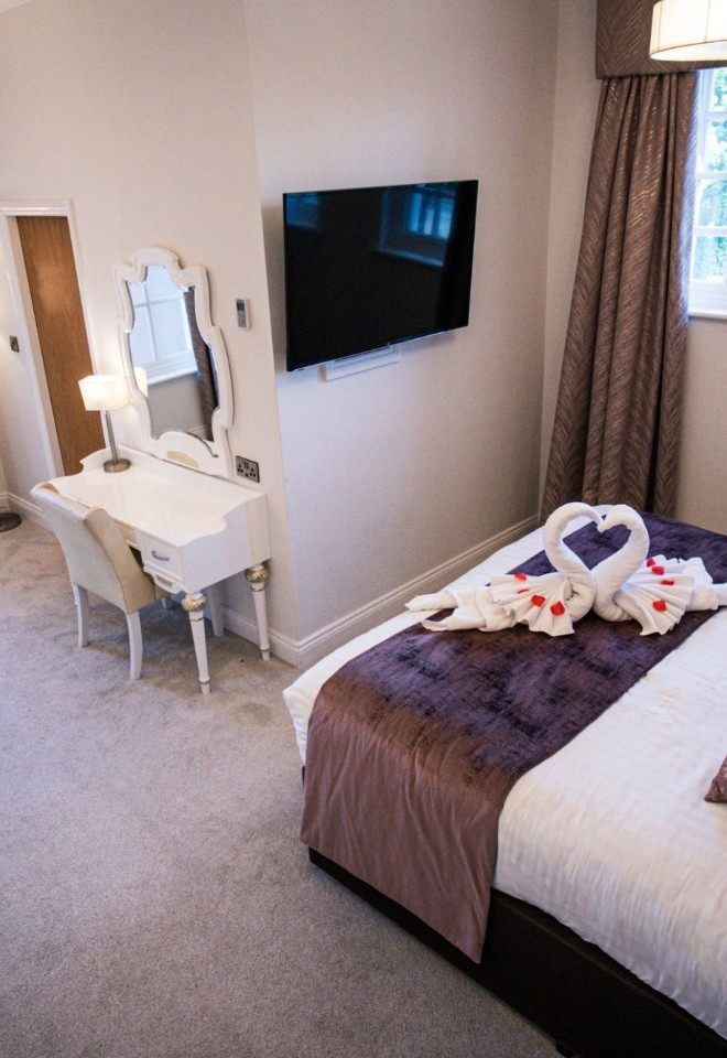 Honeymoon Suite