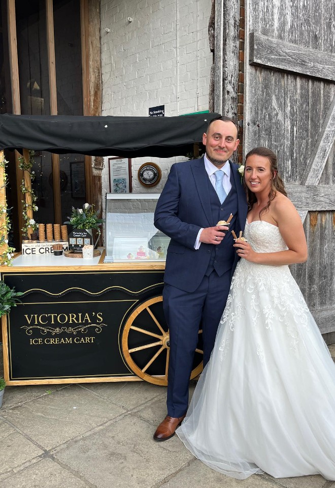 ufton-court ice-cream-cart victorias-ice-cream-cart