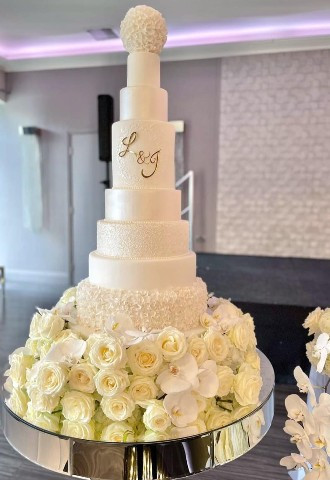 Merrydale Manor 7 tiered wedding cake