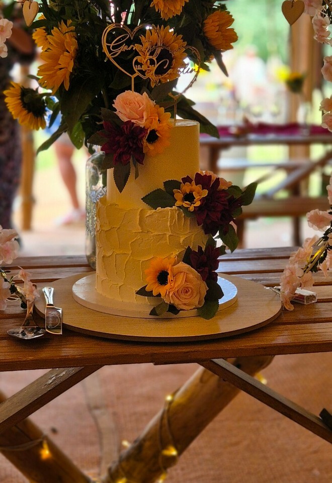 Sunflower 2-tiered wedding cake