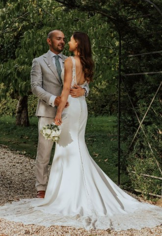 wed2b Designer Bridal Outlet in Fleetwood