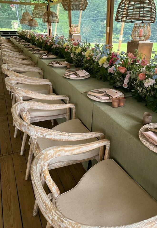 Nomadik stretch tent banqueting table