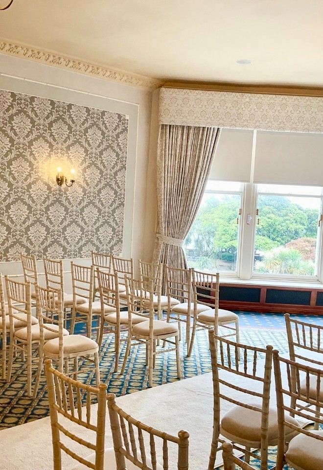 The Bay View Ceremony Suite perfectly attracts natural light and boasts warm and intimate lighting for your special day. 