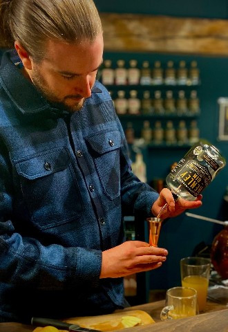 Bespoke Gin making masterclass at Henley Distillery