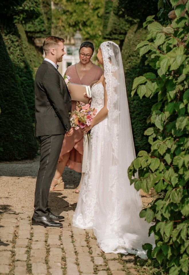 Oxfordshire Celebrant Helen Crook 