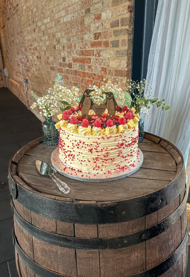 Wedding cake set up for cutting