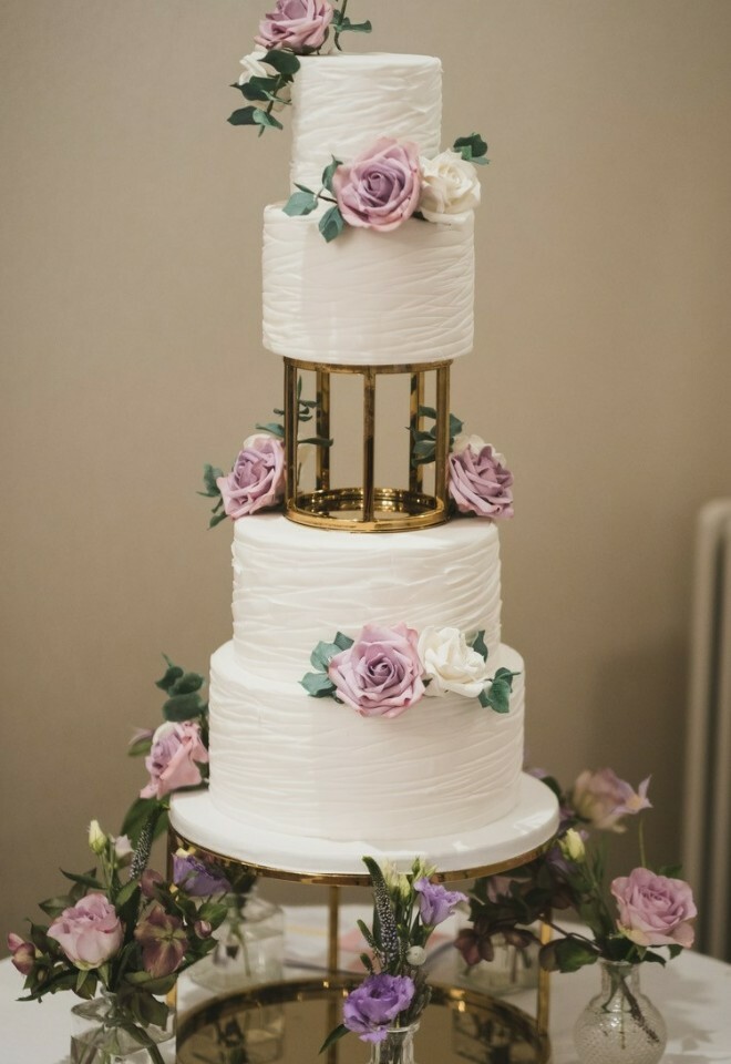 Rustic_Floral_Wedding _Cake_Nutfield_Priory