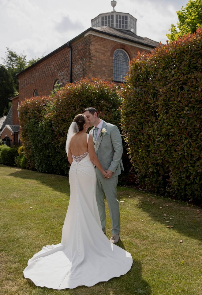 Couple photo in front of the Kings Chapel 