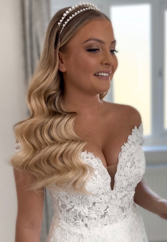 Hollywood waves