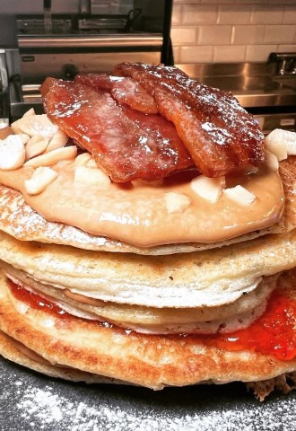 BREAKFAST PEANUT BUTTER & JELLY PANCAKES