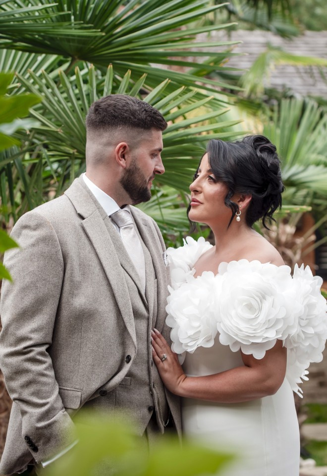 Crazy Bear Stadhampton Bride and Groom Aimee Kirkham Oxford-Photography