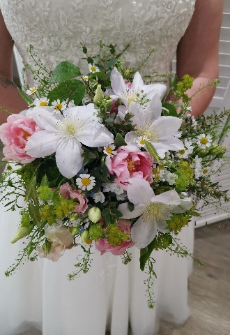 Hand tied bridal bouquet - Compasses Pattiswick