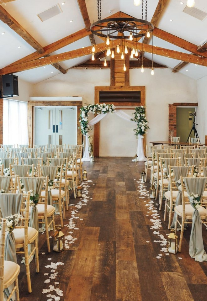 Barn rustic wedding venue in worcestershire