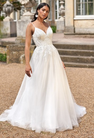 wed2b Designer Bridal Outlet in Newquay