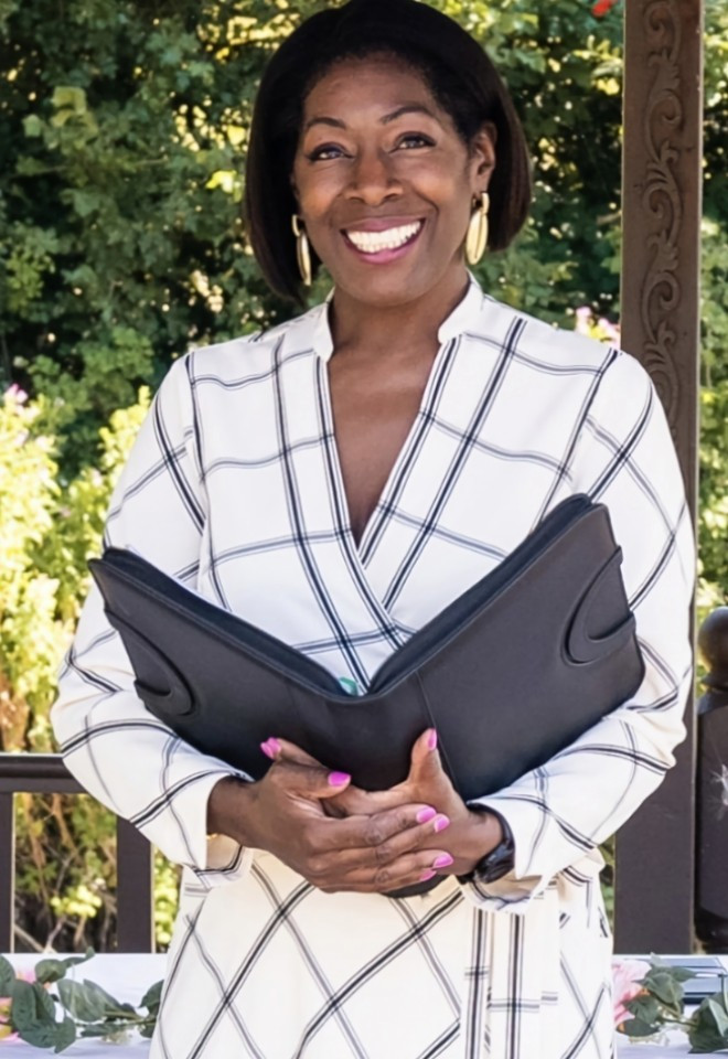 Image shows award-winning storytelling destination wedding celebrant