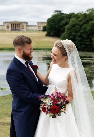 Natural wedding photography at Stowe, Buckinghamshire
