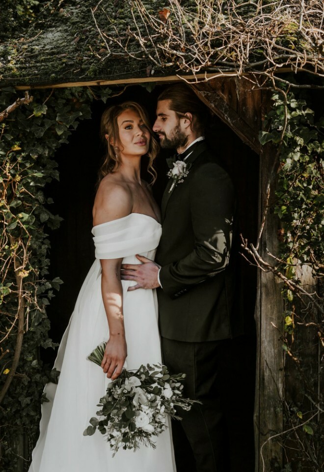 Bride and Groom in Cuckney House Gardens