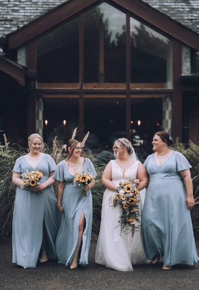 A bride and her bridesmaids at Draycote Hotel & Spa in Rugby