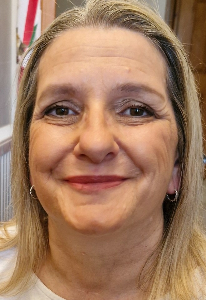 Natural make up,enhance eyes,natural lipstick. every day glamour, understated make up look Christine Saunders Mary Kay Independent Beauty Consultant. Cc cream,Fanorama mascara blk,volumising Brow ti