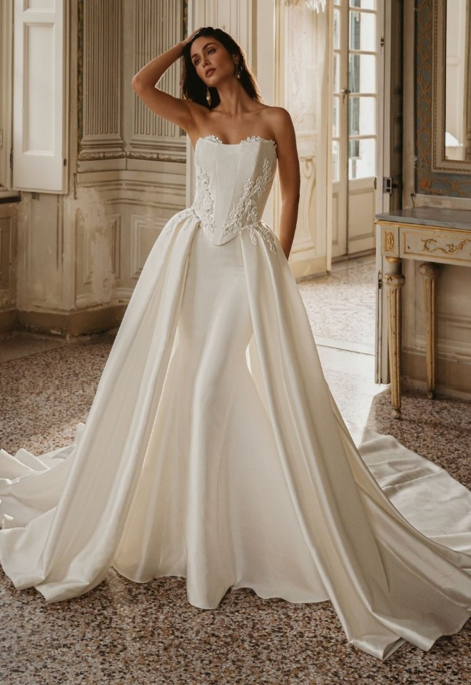 Willomina with detachable overskirt new from Enzoani 2027