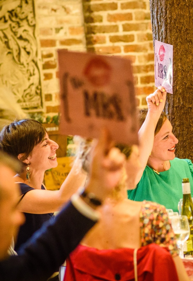 TJL-11-mr-and-mrs-game-guests-signs