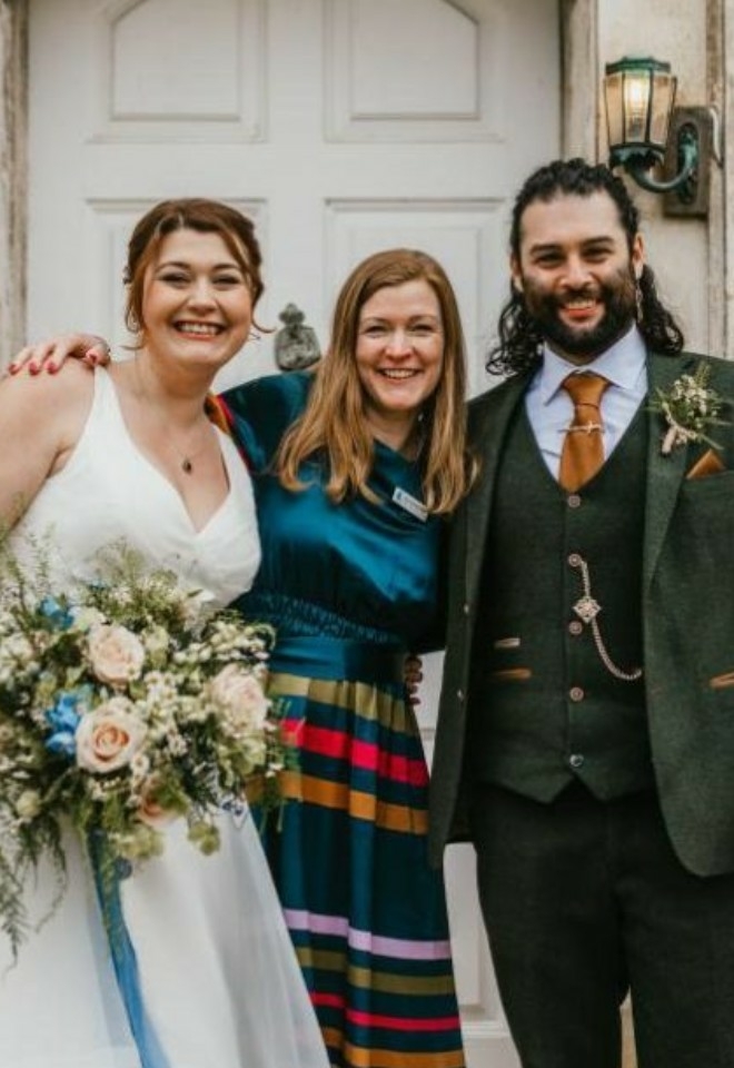 Celebrations by Suzi-award winning-Wedding Celebrant Oxfordshire - Lizzy Hutchinson Photography -1