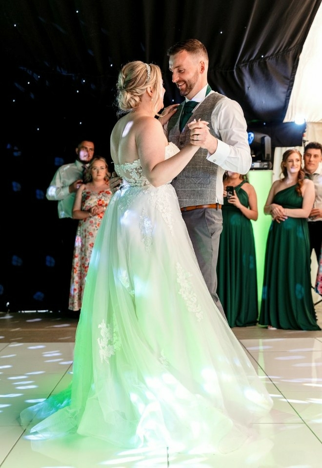 Bride & Groom Wedding First Dance, Buckinghamshire