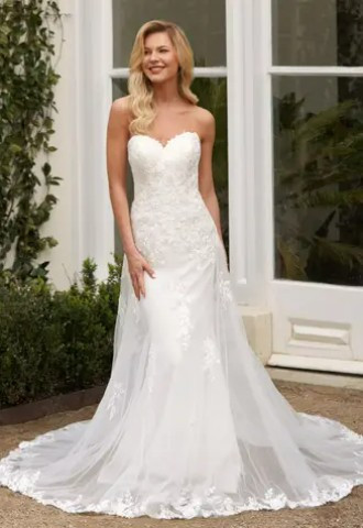 wed2b Designer Bridal Outlet in Chelmsford