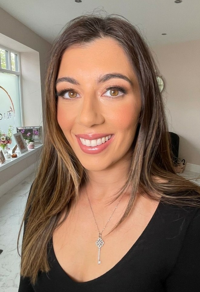 Soft glam wedding make up training with Award winner Nicola Anderson
