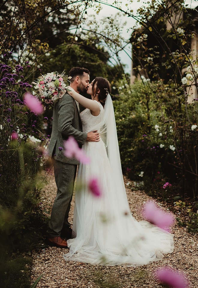Kiss among the flowers