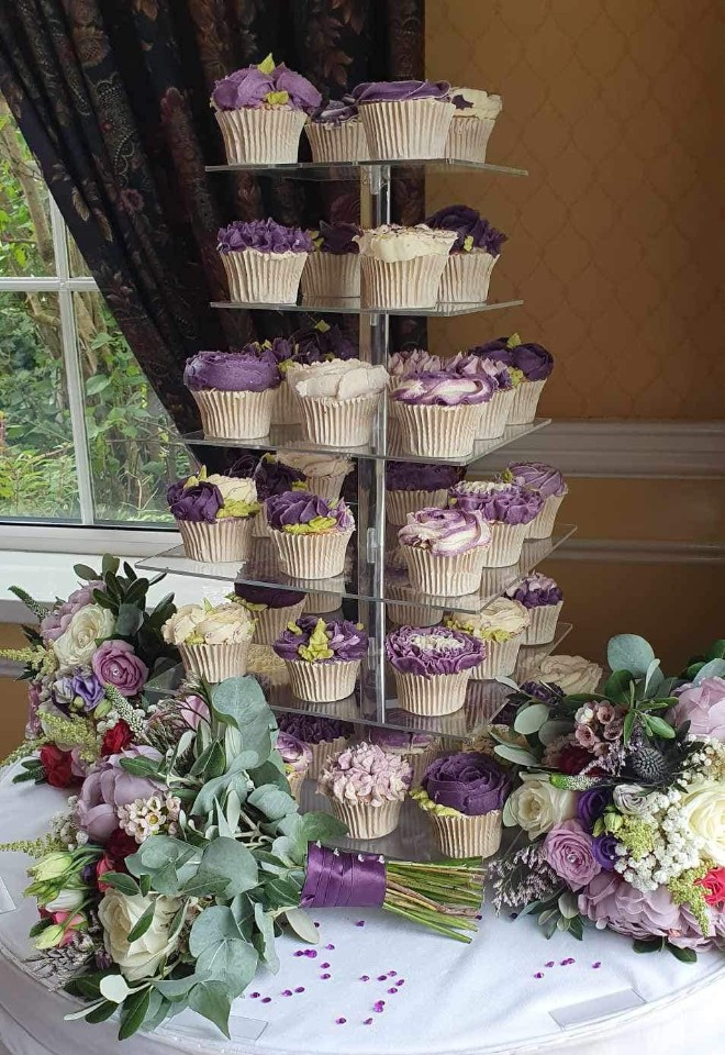 purple, cream and lilac wedding cupcakes for your wedding buckinghamshire & bedfordshire