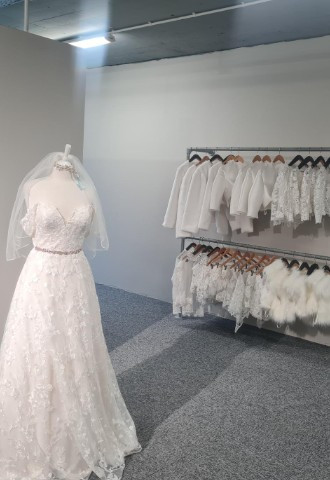 wed2b Nottingham wedding dress accessories