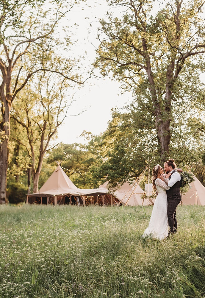 Woodland Weddings at Welford Park with Forest Edge Tipis in Berkshire