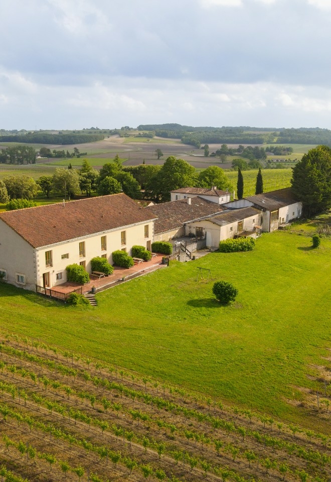 Paradis des Vignes and surrounding countryside