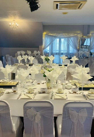 White themed wedding reception at Upchurch River Valley Golf Course