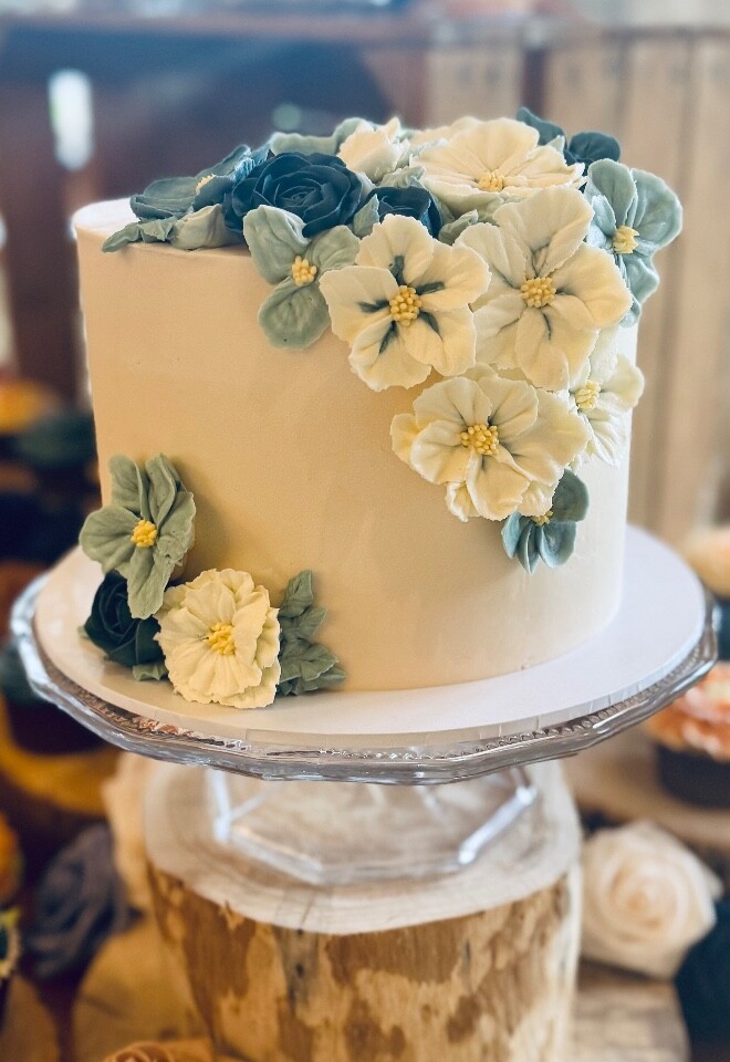 Blue & Cream Buttercream Flowers - Kingscote Barn