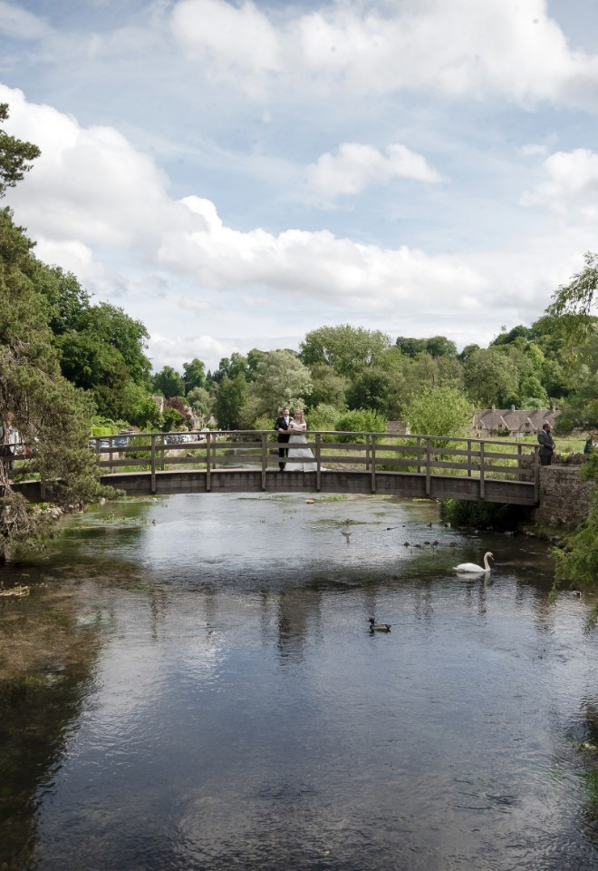 The Swan Bibury wedding Aimee Kirkham Oxford Photography